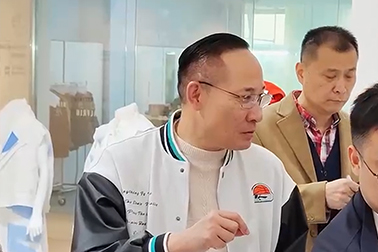劉國榮先生代表霞云飛受邀參加江蘇服裝協同創新優秀成果評選